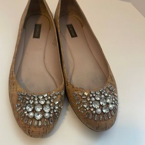 Unique sparkly ballet flat with rhinestone embellishment. Size 7